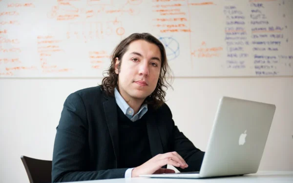 David Assael, el chileno que se creyó el cuento de la internet